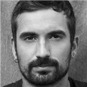 Profesor de guion de Cine y series de TV, novela y redacción